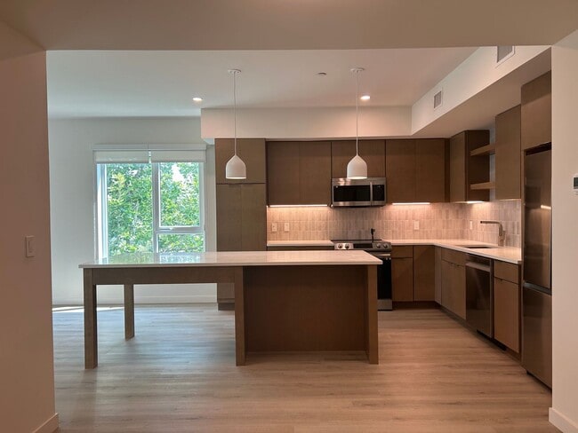 Interior Photo - 44 Springside