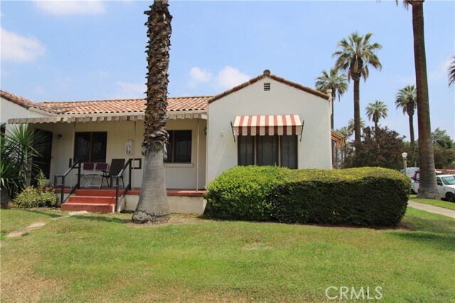 Primary Photo - 2 E Cypress Ave