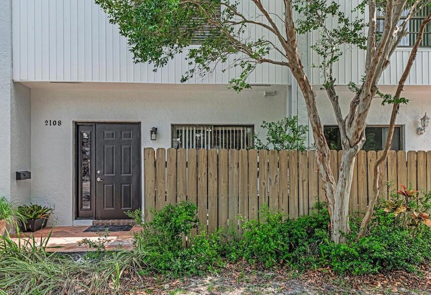 Photo - 2108 NE 44th St
