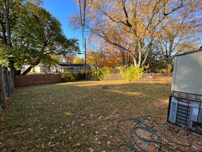Back Yard - 1608 Briedweng Ave