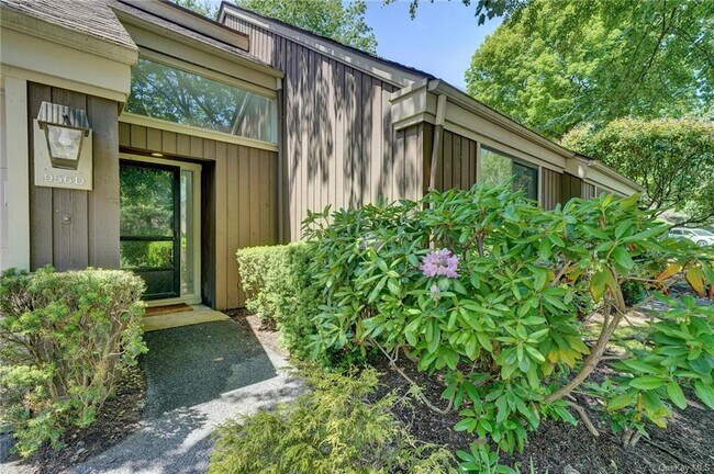 Building Photo - 956 Heritage Hills Dr