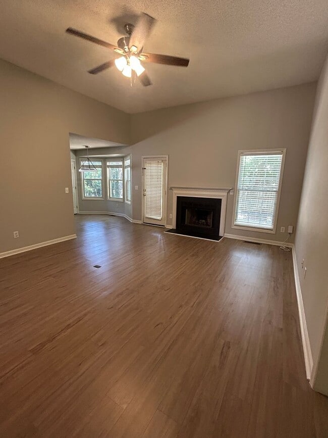 Building Photo - Updated 3-Bedroom Home with Attached Garage