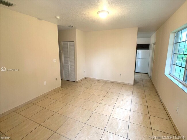 Foto del edificio - 4644 NW 23rd Ave