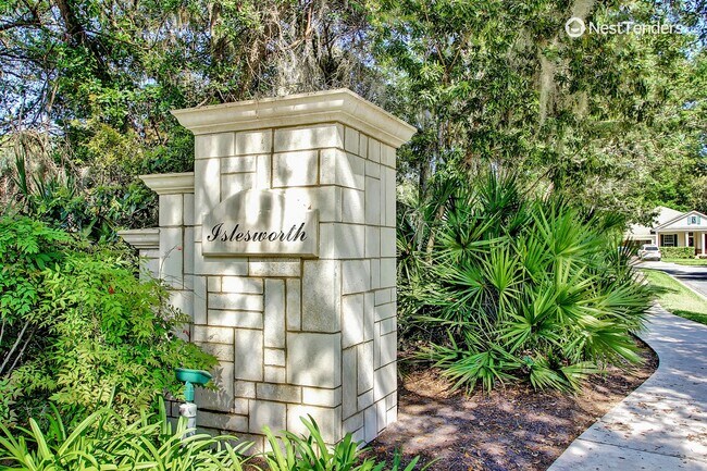 Building Photo - Amelia Island Beauty in Islesworth!