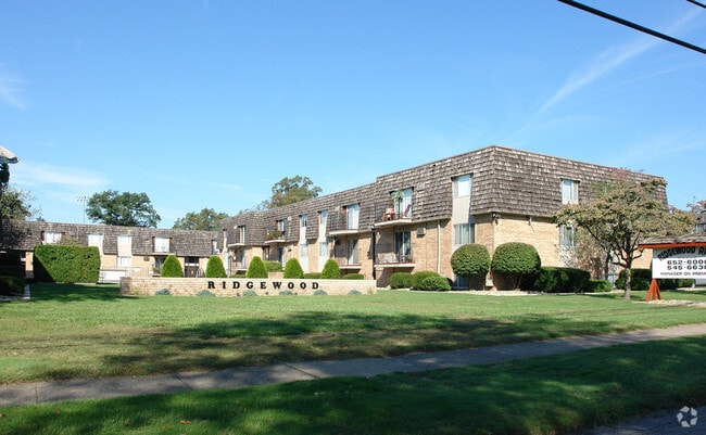 Building Photo - Ridgewood Apartments