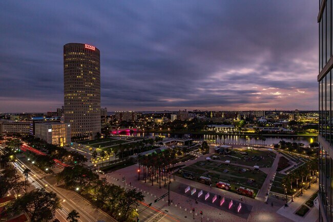 Foto del edificio - 777 N Ashley Dr