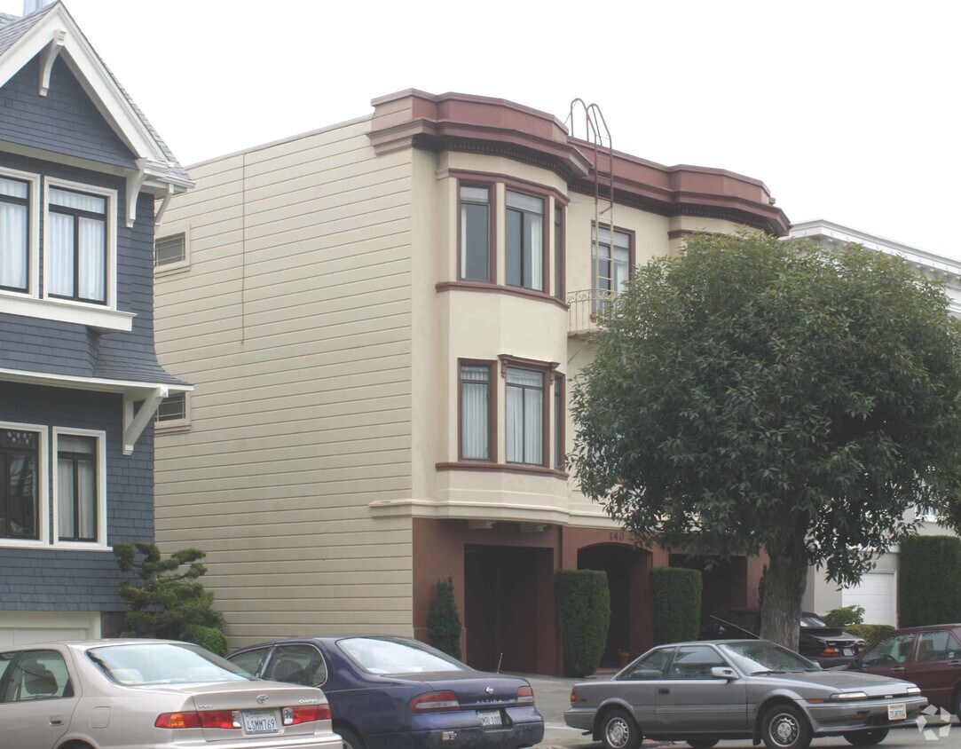Building Photo - 140 Palm Ave
