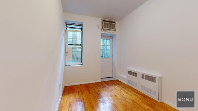 Building Photo - 425 E 65th St