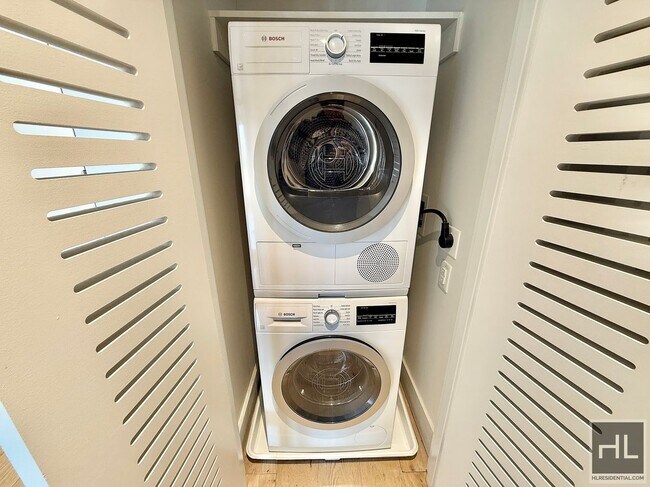 Foto del edificio - EAST 2ND ST