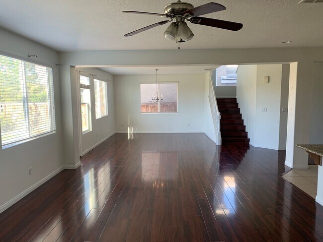 Building Photo - Coming Soon! 4 Bedroom / 3 Bathroom Home i...