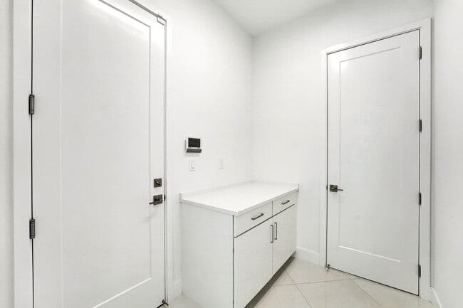 Foto del edificio - 9099 Silver Marsh Ln