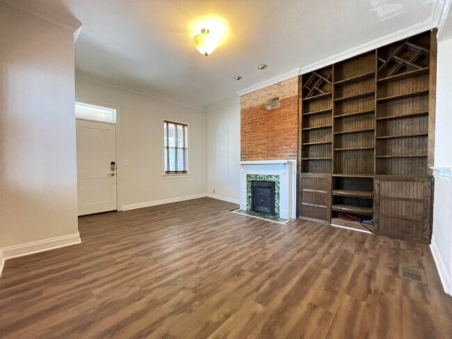 Building Photo - 1023 Banklick St