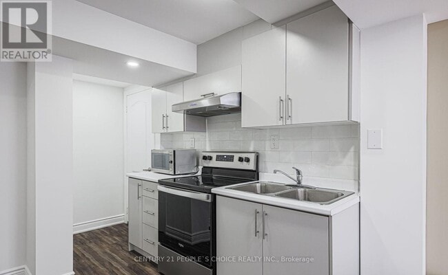 Building Photo - 565 Edenbrook Hill Dr