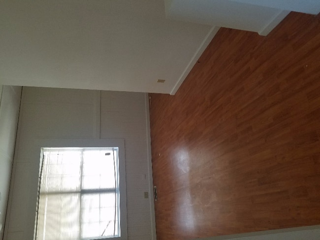 Building Photo - 1117 W 4th Ave