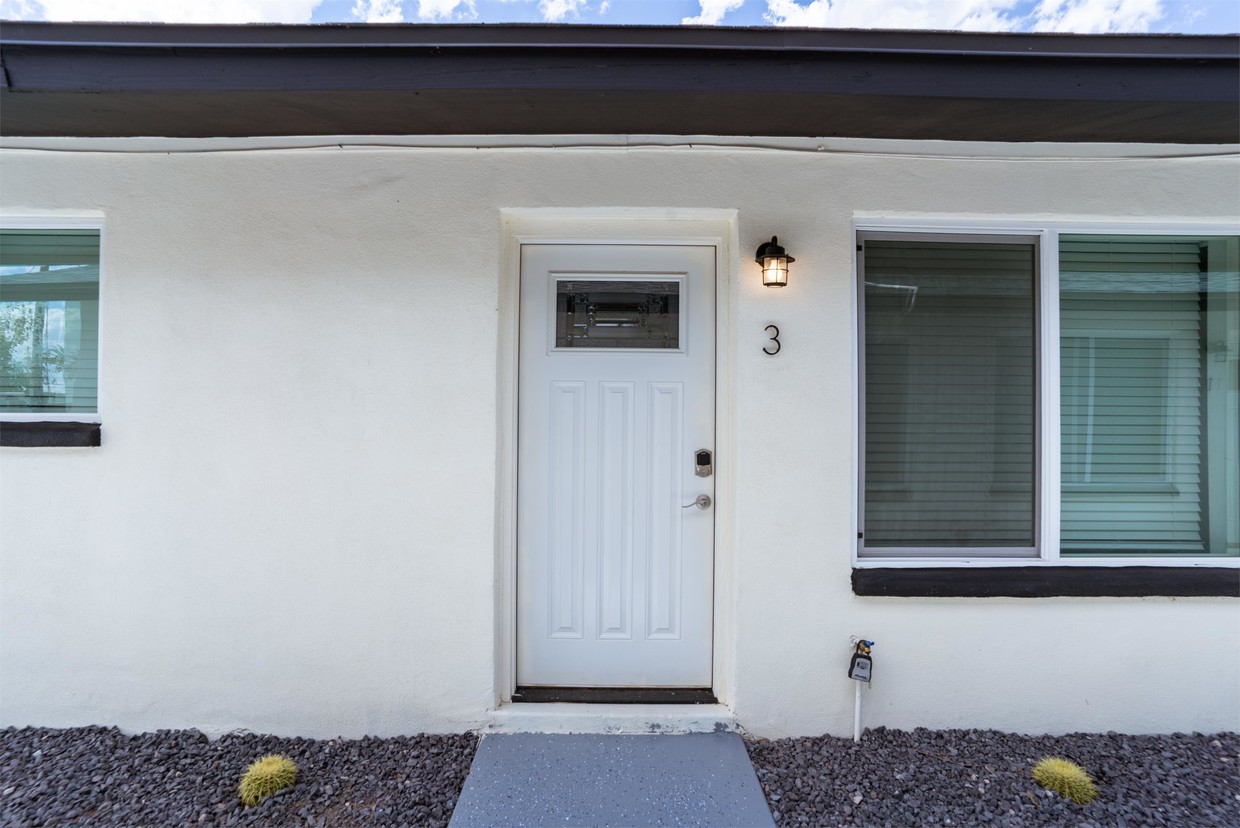 Foto principal - 6713 E Cheery Lynn Rd