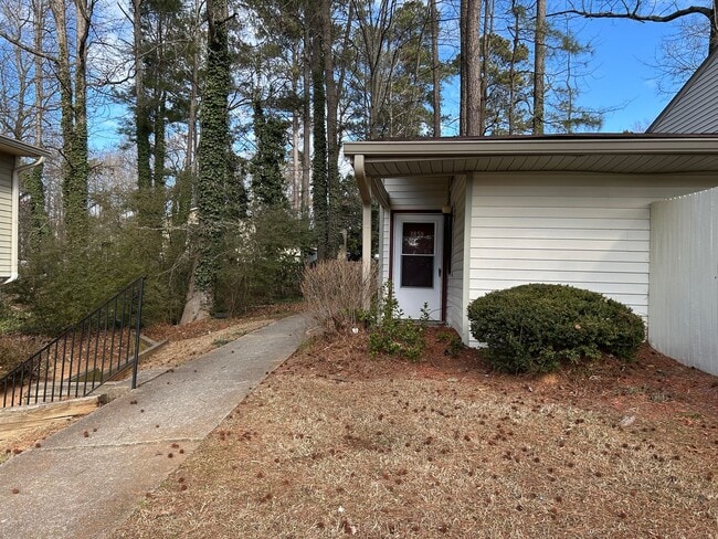 Building Photo - 1 BD 1 BATH CONDO TOTAL ELECTRIC!