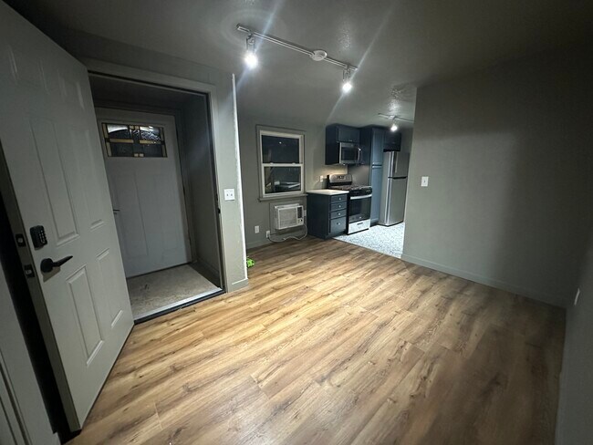 Building Photo - 1313 Edgar Ave