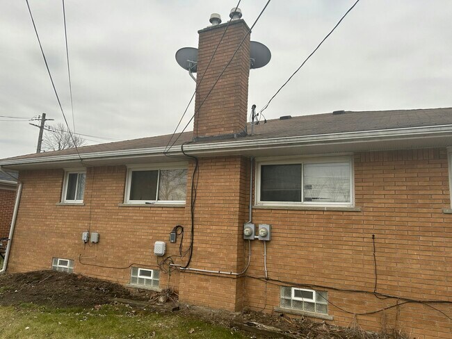 Foto del edificio - 1868 Hamilton Ave