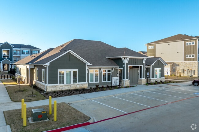 Casa club y centro de arrendamiento - Denton Grove
