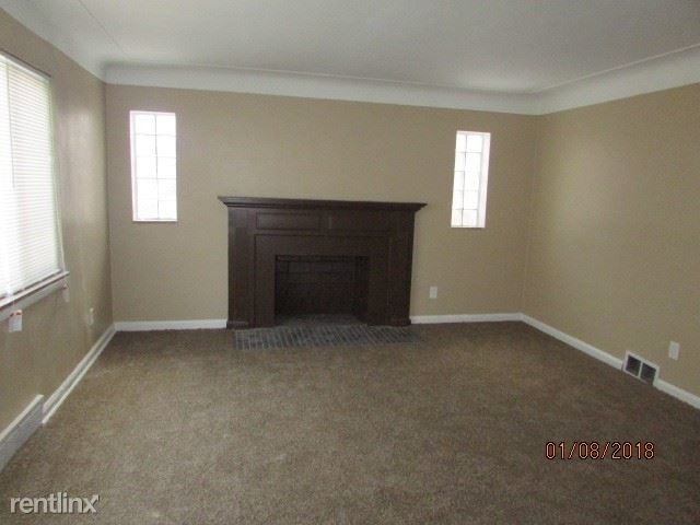 Building Photo - 3 br, 1 bath House - 19741 Waltham St