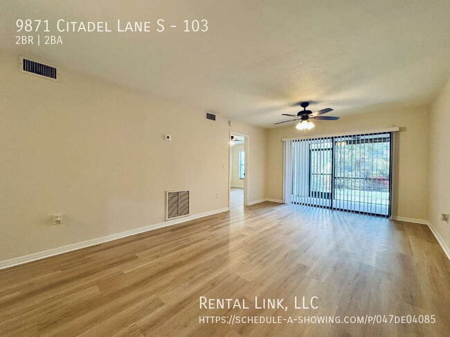 Foto del edificio - 9871 Citadel Ln