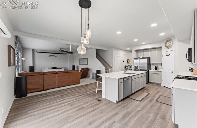 Foto del edificio - Stunning 4BR House in Colorado Springs