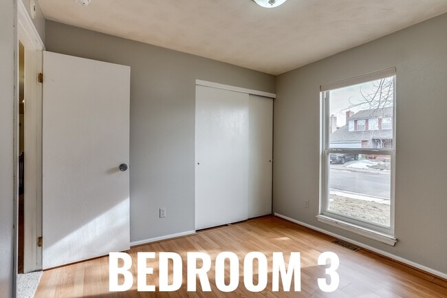 Building Photo - 3149 N Oak Cir