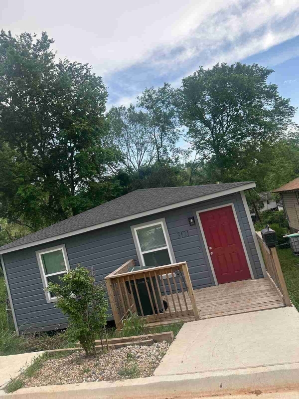Foto principal - 3121 Looney St