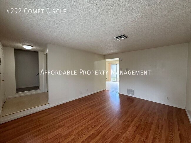 Foto del edificio - 4292 Comet Cir
