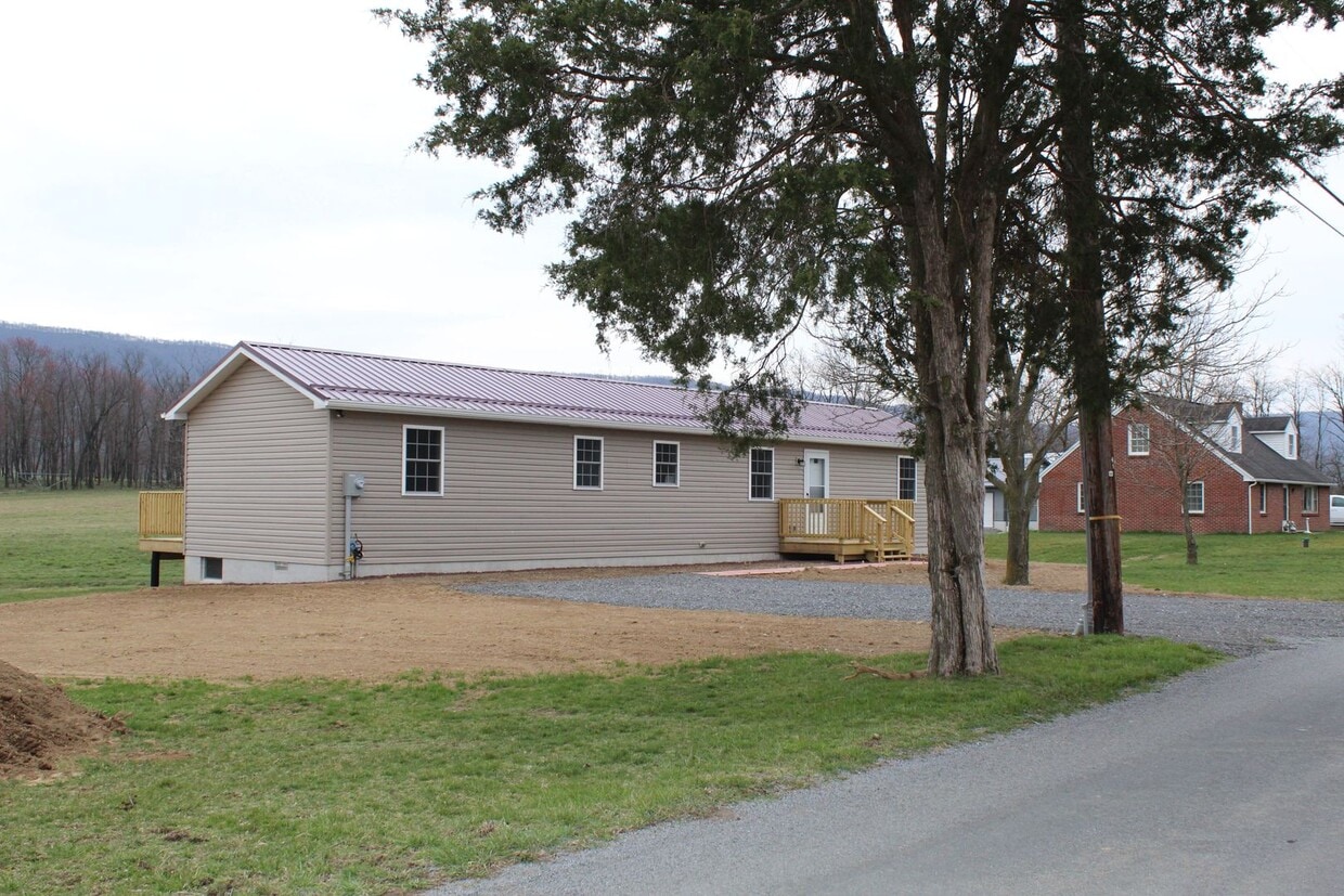Primary Photo - Wonderful County Home
