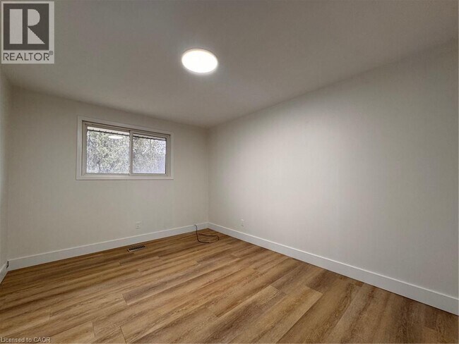 Photo du bâtiment - 23 Arrowhead Crescent