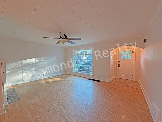 Foto del edificio - Stunning 2 Bedroom Home Located Near Mercy!