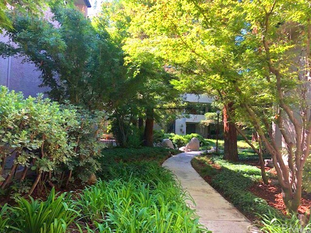 Foto del edificio - 4280 Vía Arbolada