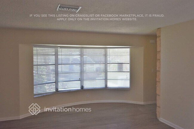 Building Photo - 1612 W River Dr