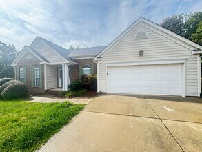 Building Photo - 912 Woodglen Ct