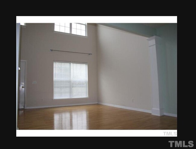 Foto del edificio - 504 Apricot Cir