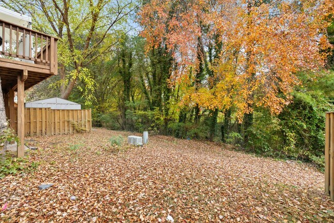 Building Photo - Neat, clean and move-in ready!  3 lvl TH i...