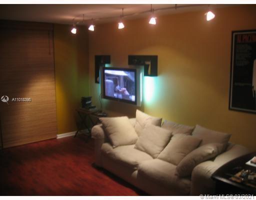 Building Photo - 1000  West Ave 728 Miami Beach Fl 33139