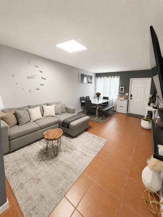 Foto del edificio - 7830 NW 6th St
