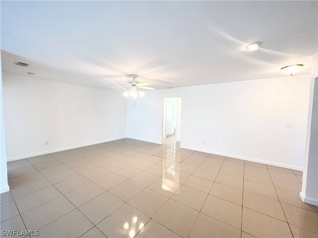 Foto del edificio - 443 Monterey Ave
