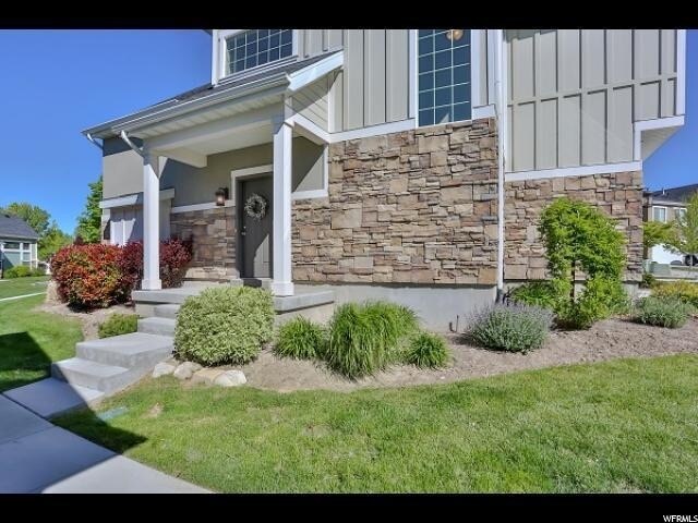Building Photo - 11736 Mansonia Dr E