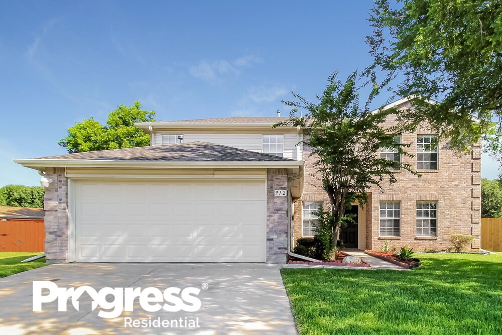 912 Hummingbird Trail, Saginaw, TX 76131 House for Rent in Saginaw