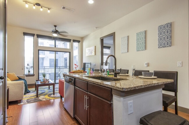 Foto del edificio - 5351 W Alabama St