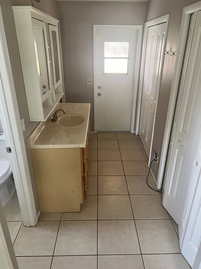 Foto del edificio - 4449 Ironstone Cir