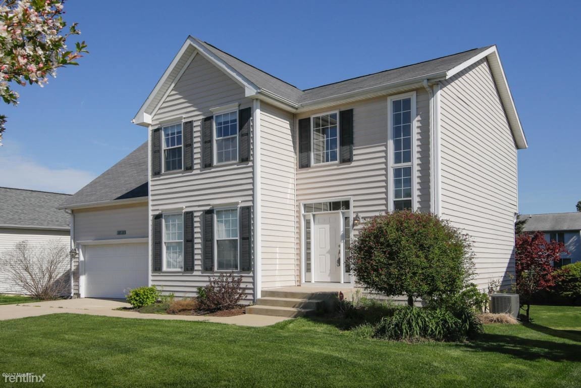 4 br, 3.5 bath House 4782 Idlewood Ave House Rental in Portage, MI