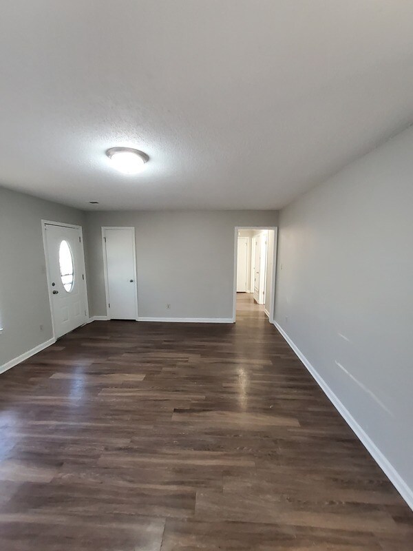 Foto del edificio - 3405 Greenway Dr