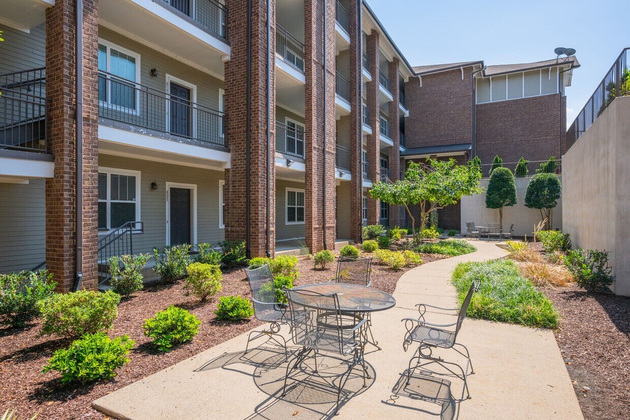 Photo - 2310 Elliott Ave (Nashville, TN)