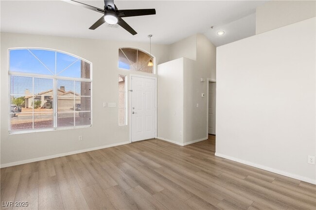 Foto del edificio - 917 Blue Arroyo Dr