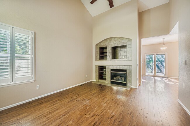 Building Photo - 4625 Double Lasso Ct