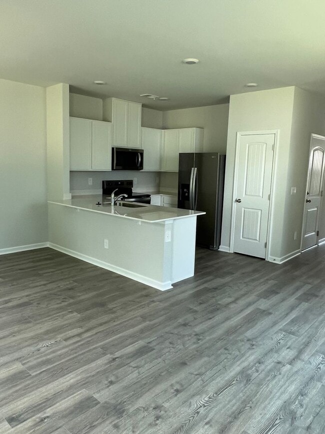 Building Photo - Brand New Townhome in Lebanon